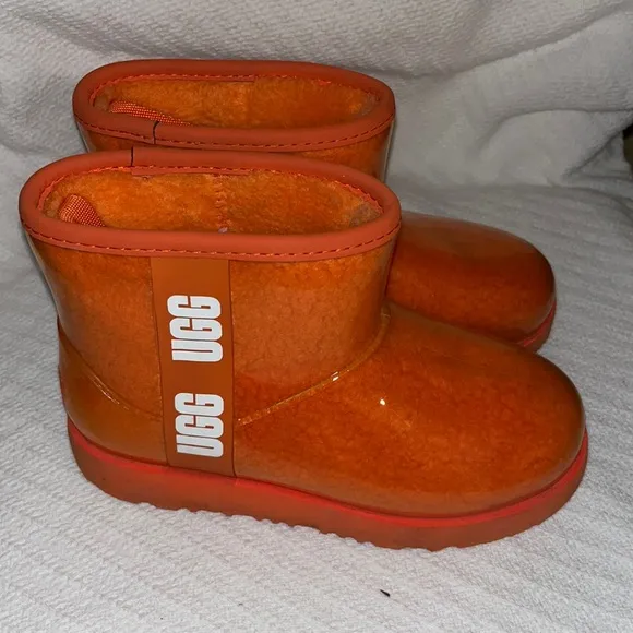 UGG Girls Classic Clear MINI II Orange Boots size 2