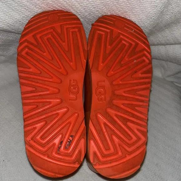 UGG Girls Classic Clear MINI II Orange Boots size 2