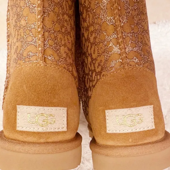 UGG Girls' Classic II GlitterLeopard Boots