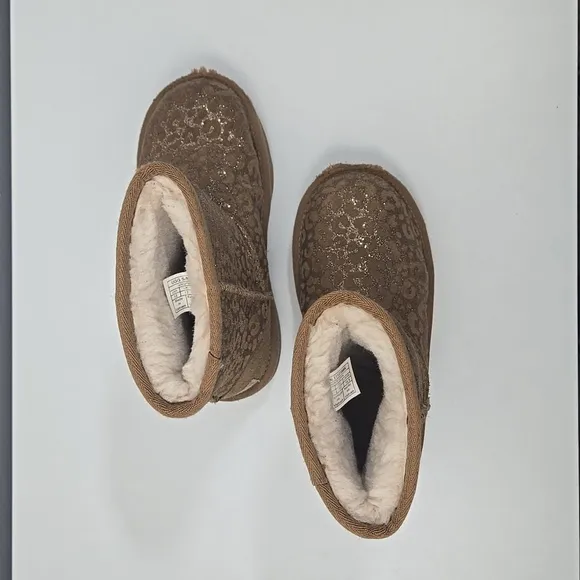 UGG Kids Classic Glitter Leopard Boots