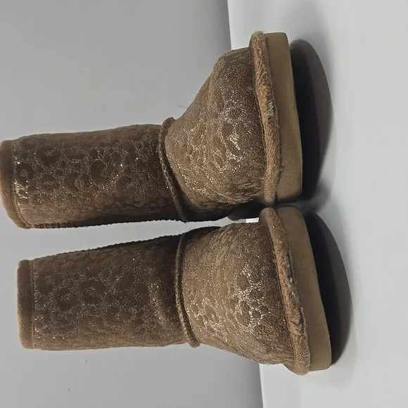 UGG Kids Classic Glitter Leopard Boots