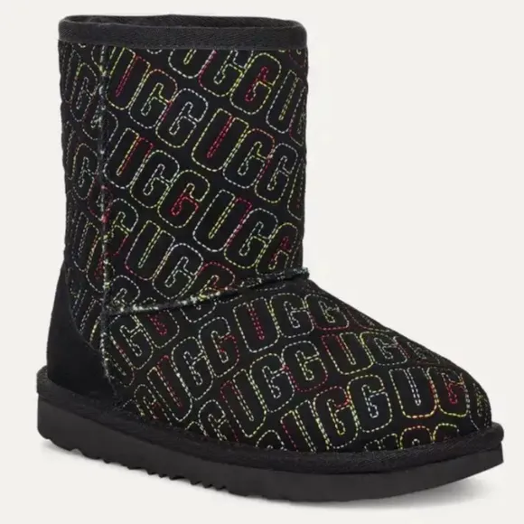 Ugg Kids Classic II Graphic Stitch Boot, SIZE 13 US