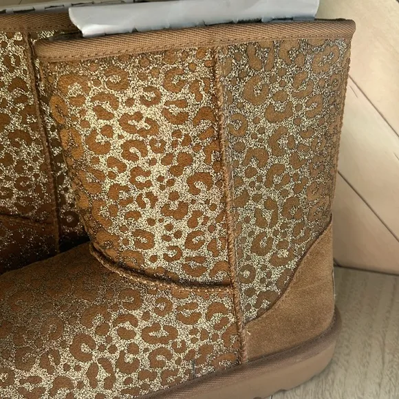 UGG Kids Classic ll Glitter leopard cheetah boots