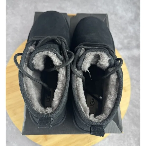 UGG Men's Neumel Black Suede Boots Chukka Size 11 With A Beat-Up Box