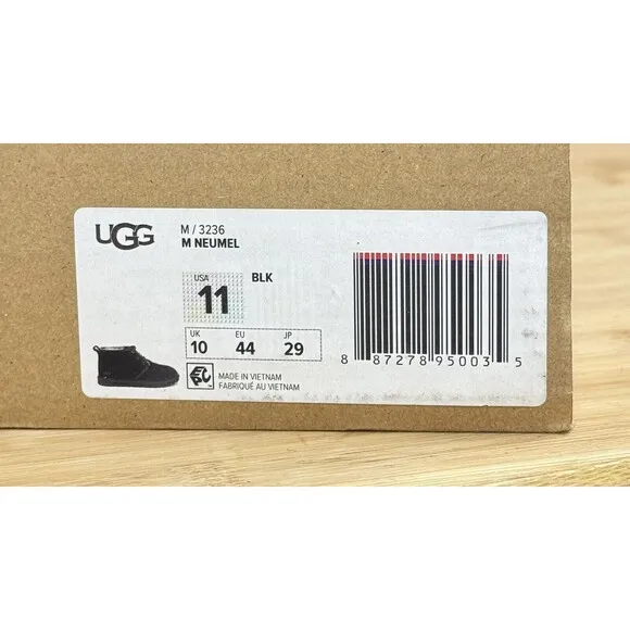 UGG Men's Neumel Black Suede Boots Chukka Size 11 With A Beat-Up Box