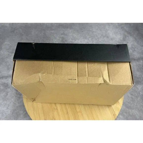 UGG Men's Neumel Black Suede Boots Chukka Size 11 With A Beat-Up Box
