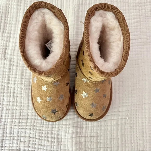 UGG | NWT Tan Classic UGGPure Metallic Star Boots