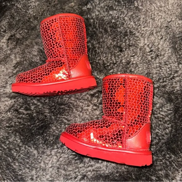 UGG Red Classic 2 Gel Hearts Boot Youth Sz 6 Girly Winter Valentines Indie Sweet