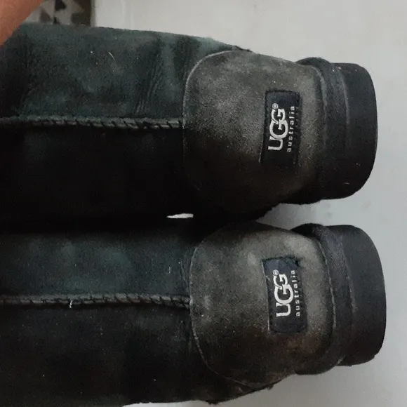 UGG SHORT CLASSIC BOOTS