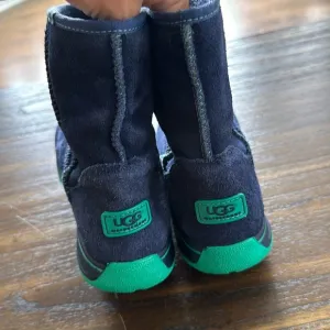 Ugg suede boots size 4
