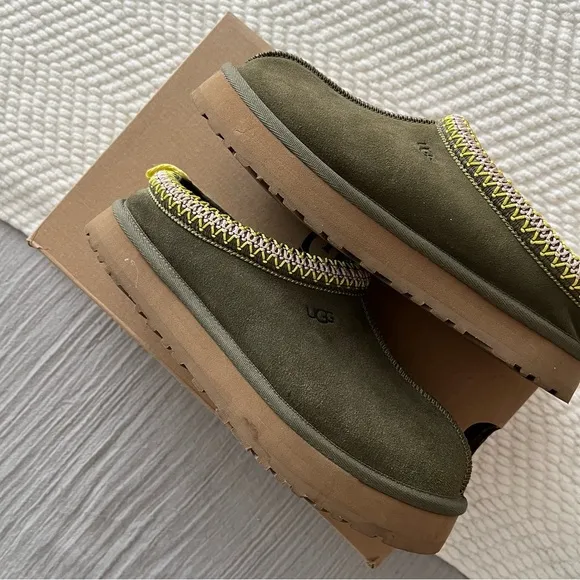 UGG Tazz Slipper Burnt Olive Green Kids Shoes Size 5Y