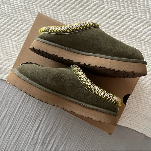 UGG Tazz Slipper Burnt Olive Green Kids Shoes Size 5Y