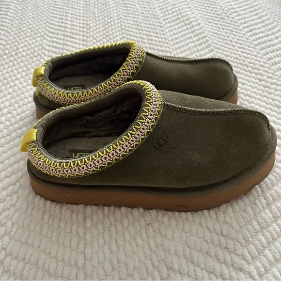UGG Tazz Slipper Burnt Olive Green Kids Shoes Size 5Y