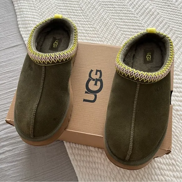 UGG Tazz Slipper Burnt Olive Green Kids Shoes Size 5Y