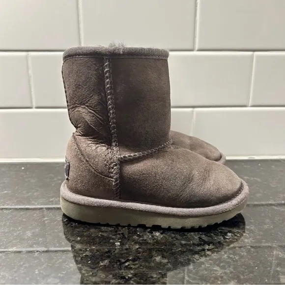 UGG | TODDLER CLASSIC ll UGGS GREY SZ 9