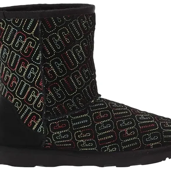 UGG unisex-Child classic ll Graphic stitch boots