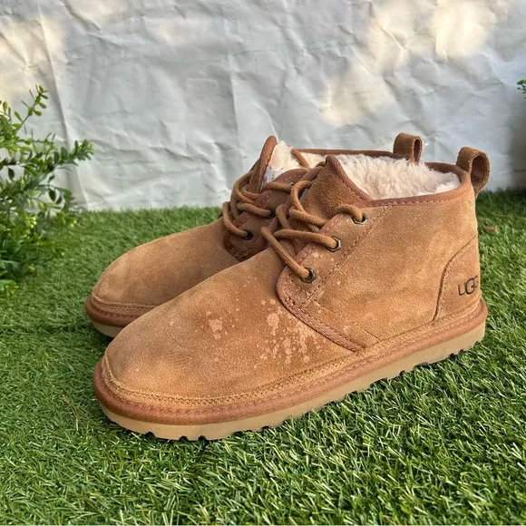 UGG women Neumel Women Classic Boots ChestnutSize 9 gently used