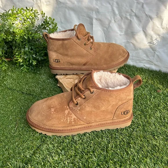 UGG women Neumel Women Classic Boots ChestnutSize 9 gently used