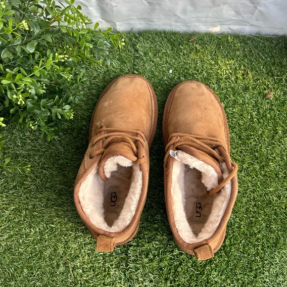 UGG women Neumel Women Classic Boots ChestnutSize 9 gently used