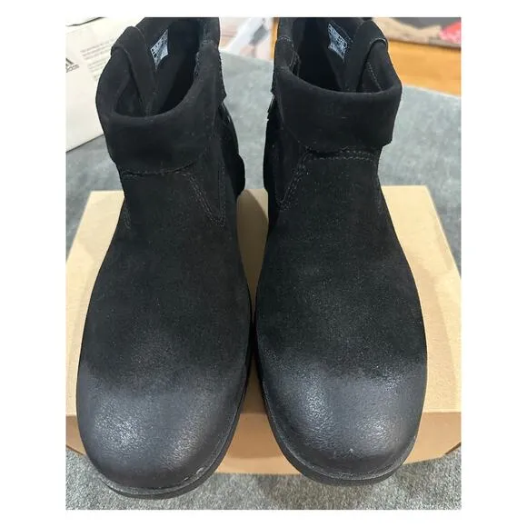 Ugg Women's Josephine Cuff Black Boots Size 8 NWOT Suede Upper Side Zipper