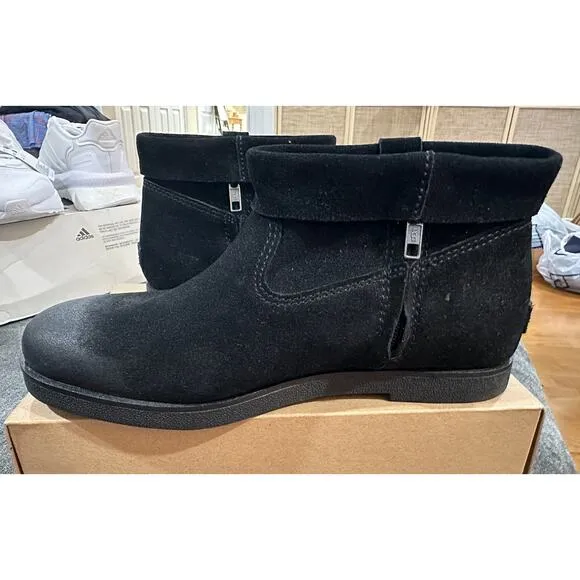 Ugg Women's Josephine Cuff Black Boots Size 8 NWOT Suede Upper Side Zipper