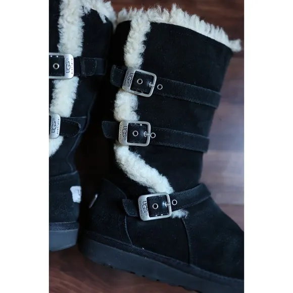 UGG Youth 4 Maddi II Casual Shearling Winter Boots Buckle Black Suede 1102529