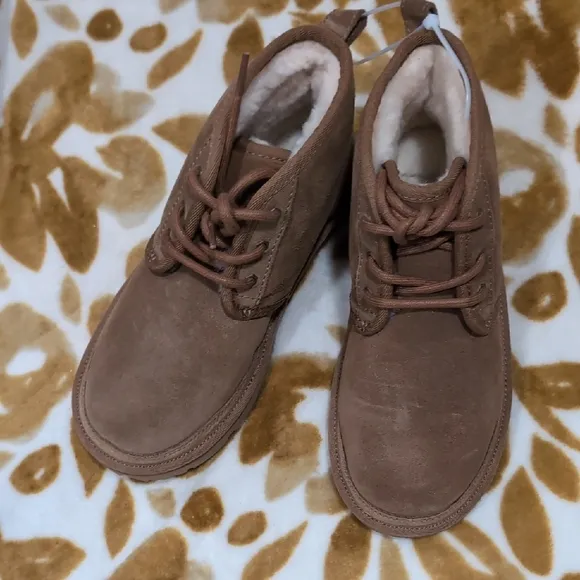 Uggs kid Brown Suede Boots