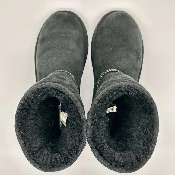 UGGs kids  Black Shearling Classic short waterproof boots 5251  Sz 4