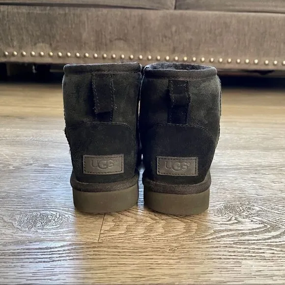 UGG Women's Black Classic Mini II Boots Size 6
