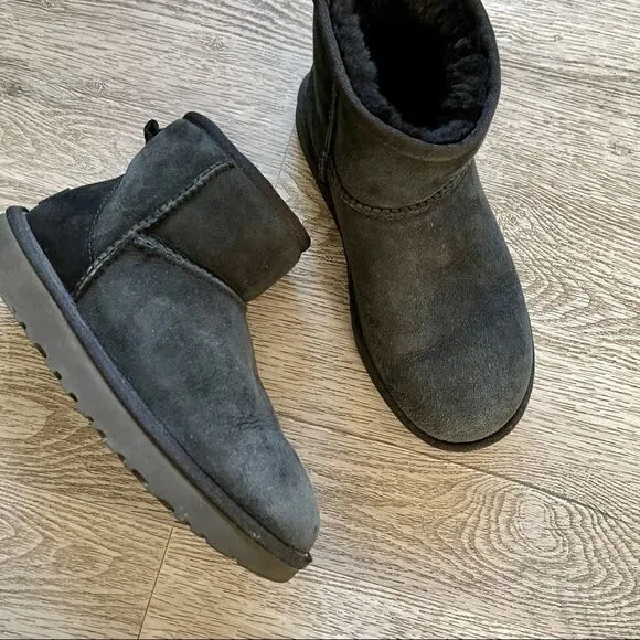 UGG Women's Black Classic Mini II Boots Size 6