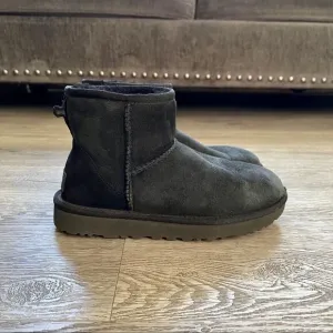UGG Women's Black Classic Mini II Boots Size 6