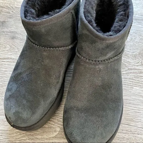 UGG Women's Black Classic Mini II Boots Size 6