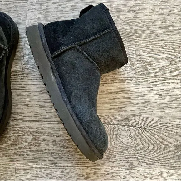 UGG Women's Black Classic Mini II Boots Size 6