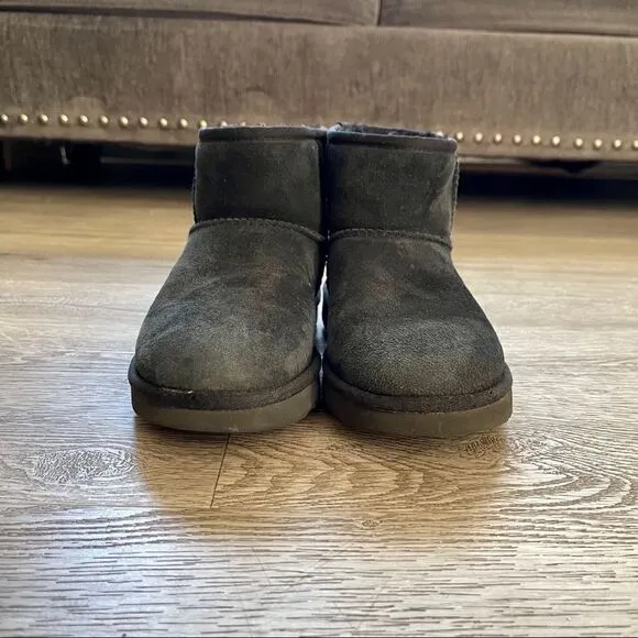 UGG Women's Black Classic Mini II Boots Size 6