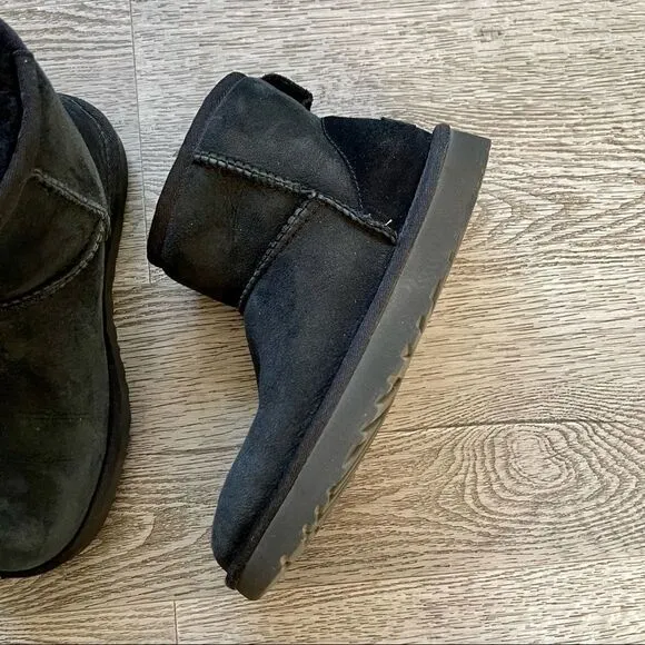 UGG Women's Black Classic Mini II Boots Size 6