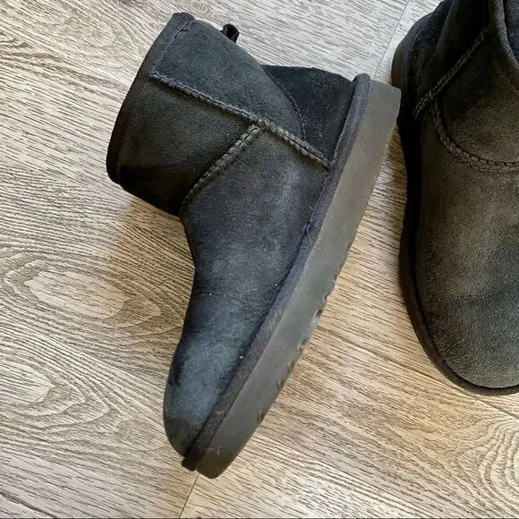 UGG Women's Black Classic Mini II Boots Size 6