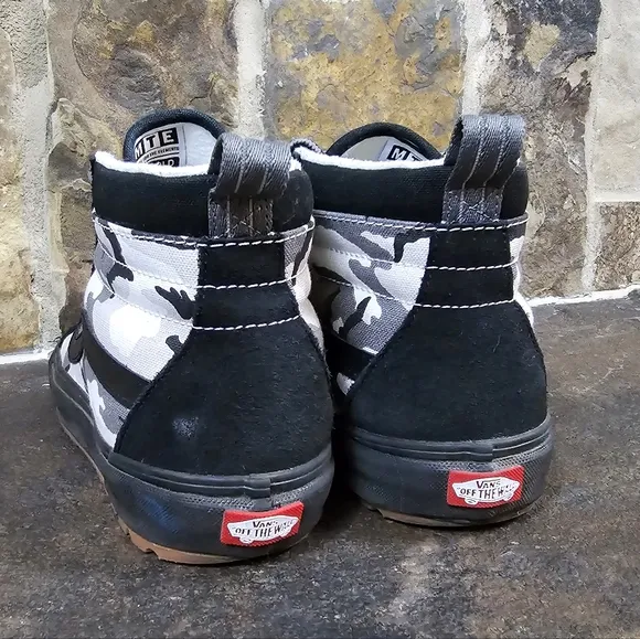 Vans 9.5 Customs Sk8 Hi MTE 1 Camo High Tops Shoes