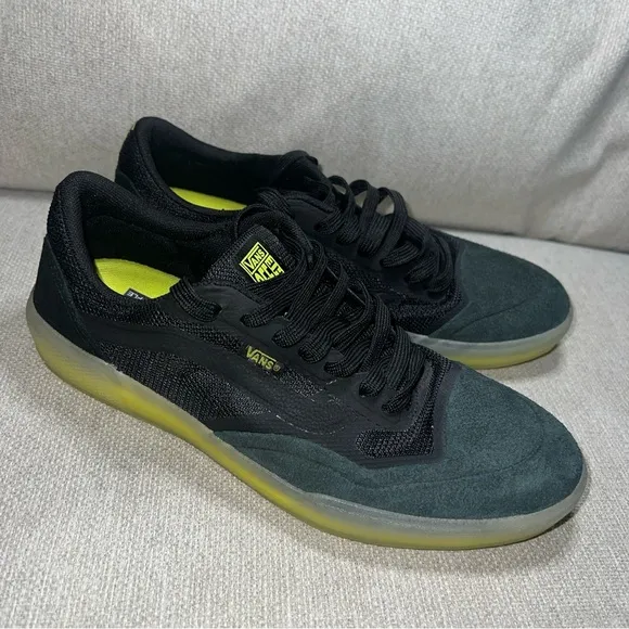 Vans Ave Black Sulphur Yellow Ultimate Waffle Skate Shoes Men's Size 8