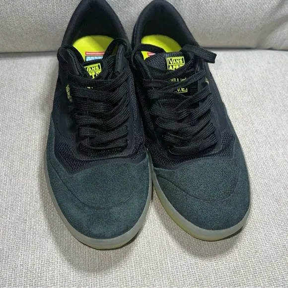 Vans Ave Black Sulphur Yellow Ultimate Waffle Skate Shoes Men's Size 8