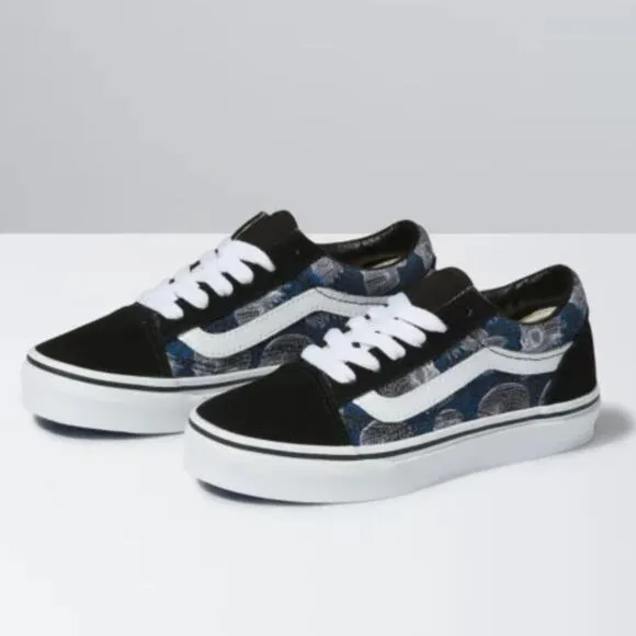 Vans Kids Old Skool Wireframe Skulls Skate Shoe Black/True White Size 2.5K NEW