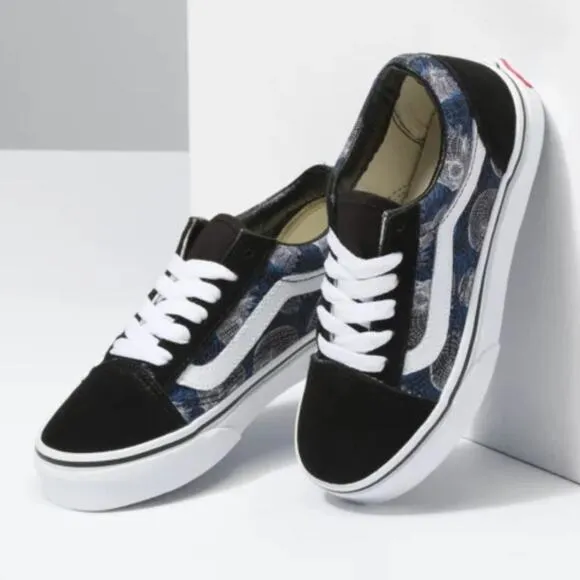 Vans Kids Old Skool Wireframe Skulls Skate Shoe Black/True White Size 2.5K NEW