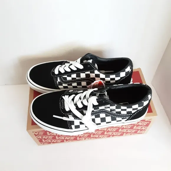Vans Kids' Pre-School/Grade School Ward Checkered Skate Shoes SIZE 3 NWB