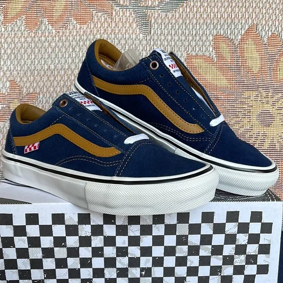 Vans Men’s Skate Old Skool (Reynolds) Navy/Golden BrownVN0A5FCB9CVSneakers G