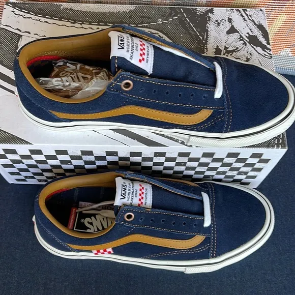 Vans Men’s Skate Old Skool (Reynolds) Navy/Golden BrownVN0A5FCB9CVSneakers G