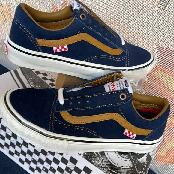Vans Men’s Skate Old Skool (Reynolds) Navy/Golden BrownVN0A5FCB9CVSneakers G
