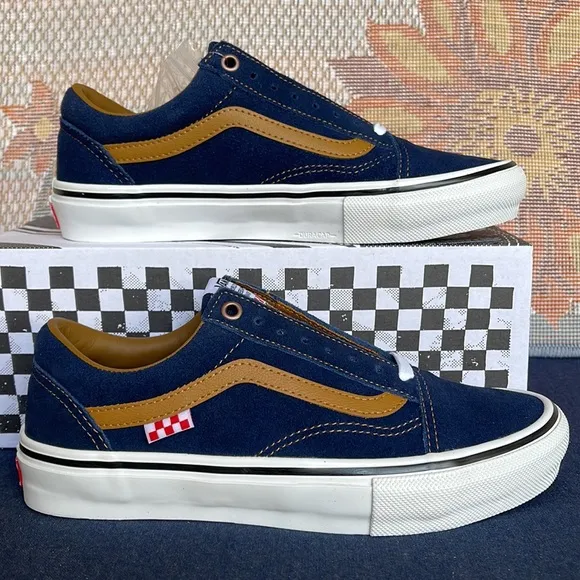 Vans Men’s Skate Old Skool (Reynolds) Navy/Golden BrownVN0A5FCB9CVSneakers G