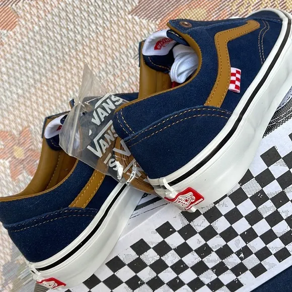 Vans Men’s Skate Old Skool (Reynolds) Navy/Golden BrownVN0A5FCB9CVSneakers G
