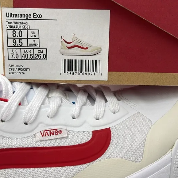 Vans Men’s White and Red Sneakers Ultrarange ExoTrue White/RedVN0A4U1KBJT