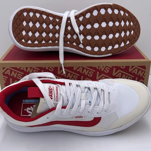 Vans Men’s White and Red Sneakers Ultrarange ExoTrue White/RedVN0A4U1KBJT