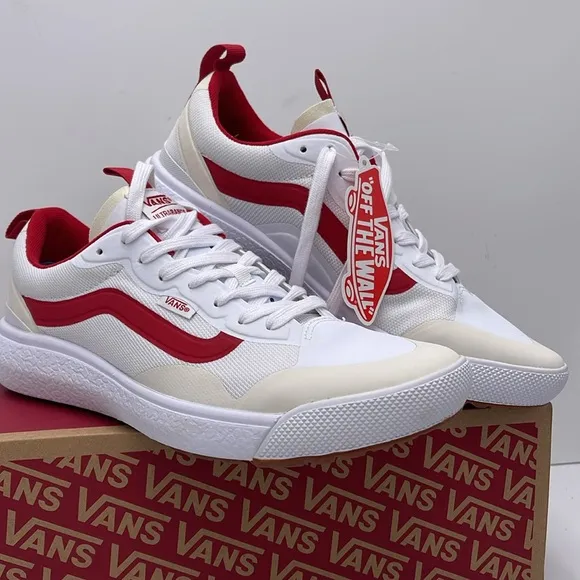 Vans Men’s White and Red Sneakers Ultrarange ExoTrue White/RedVN0A4U1KBJT